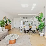 Casa Marina - Port Sleeps 6 Sea Views Apartment