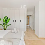 Casa Marina - Port Sleeps 6 Sea Views Apartment Estepona