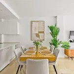 Casa Marina - Port Sleeps 6 Sea Views Apartment