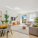 Casa Marina - Port Sleeps 6 Sea Views *
