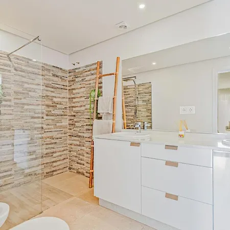 Casa Marina - Port Sleeps 6 Sea Views *