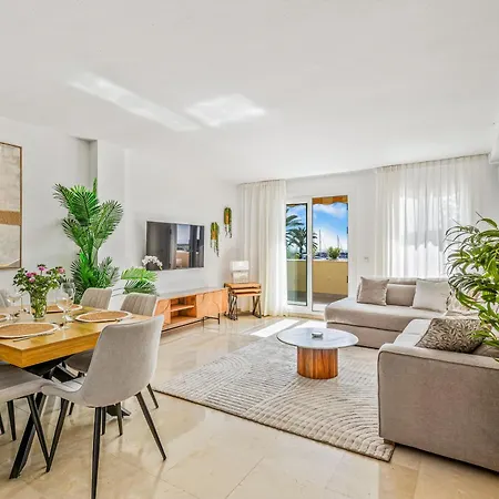 Casa Marina - Port Sleeps 6 Sea Views *
