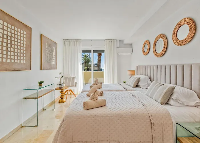 Casa Marina - Port Sleeps 6 Sea Views *