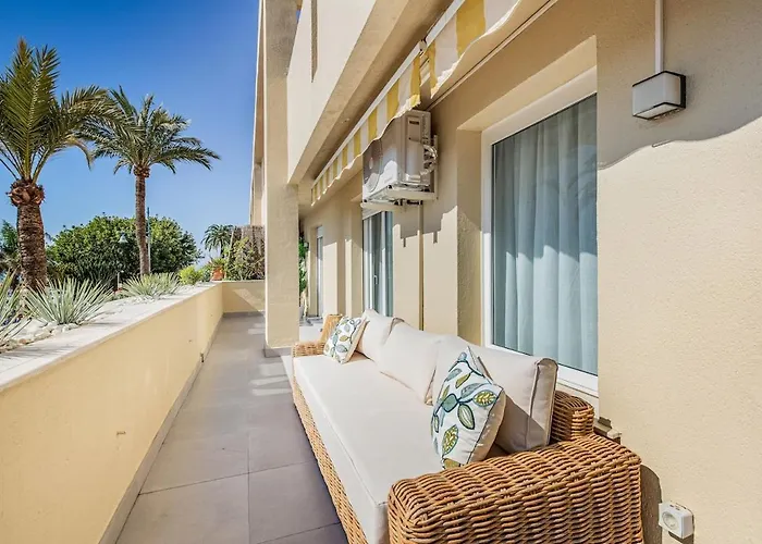 Casa Marina - Port Sleeps 6 Sea Views Apartment