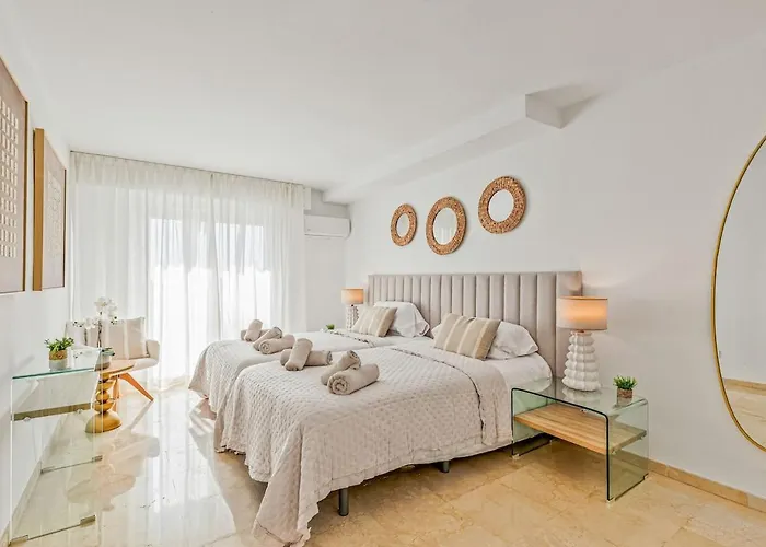 Casa Marina - Port Sleeps 6 Sea Views Lägenhet *