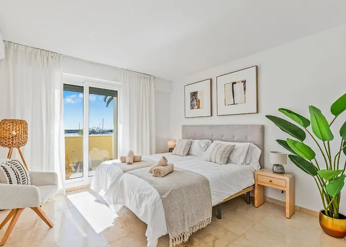 Casa Marina - Port Sleeps 6 Sea Views *