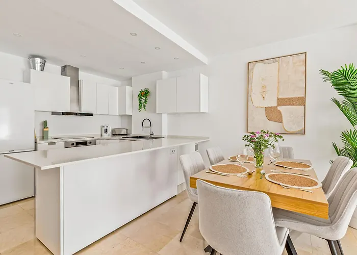 Casa Marina - Port Sleeps 6 Sea Views Lägenhet