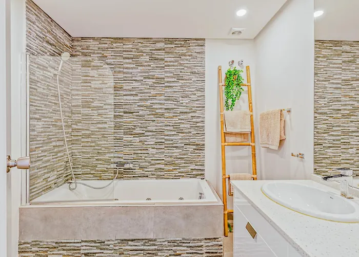 Casa Marina - Port Sleeps 6 Sea Views Estepona