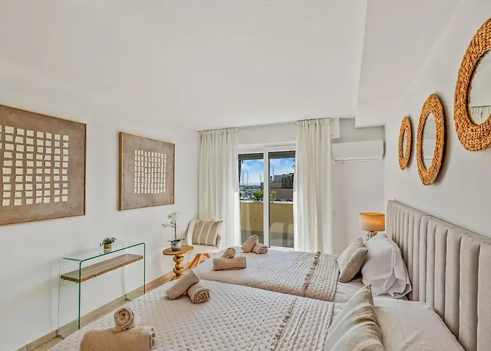 Casa Marina - Port Sleeps 6 Sea Views Lägenhet *