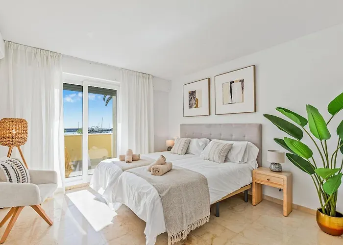 Casa Marina - Port Sleeps 6 Sea Views Lägenhet *