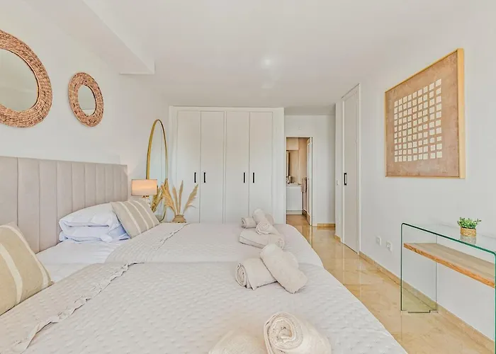 Casa Marina - Port Sleeps 6 Sea Views Lägenhet *