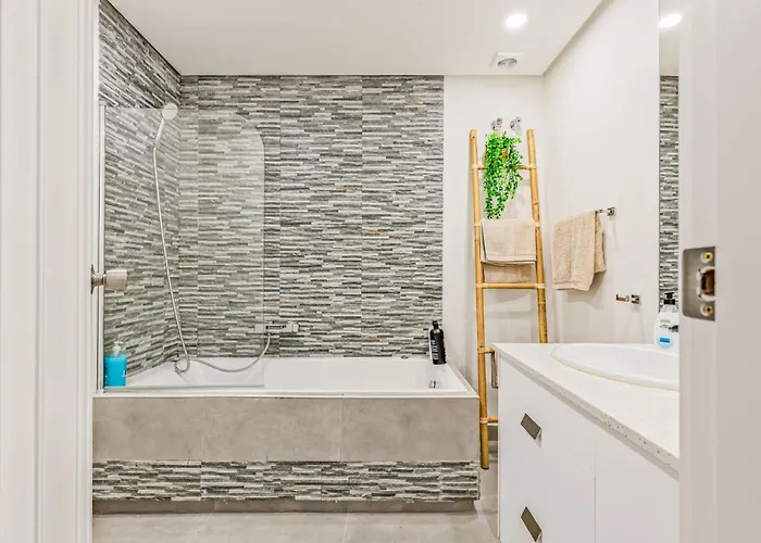 Casa Marina - Port Sleeps 6 Sea Views